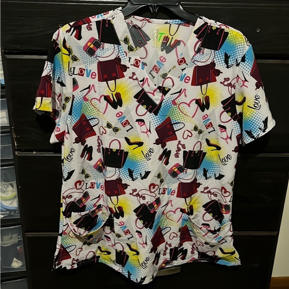 GT Performance Love Scrub Top